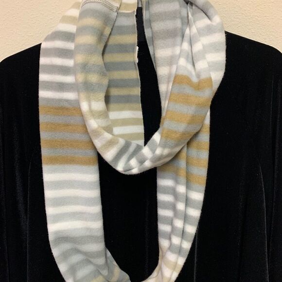 Accessories - Soft cuddly scarf 